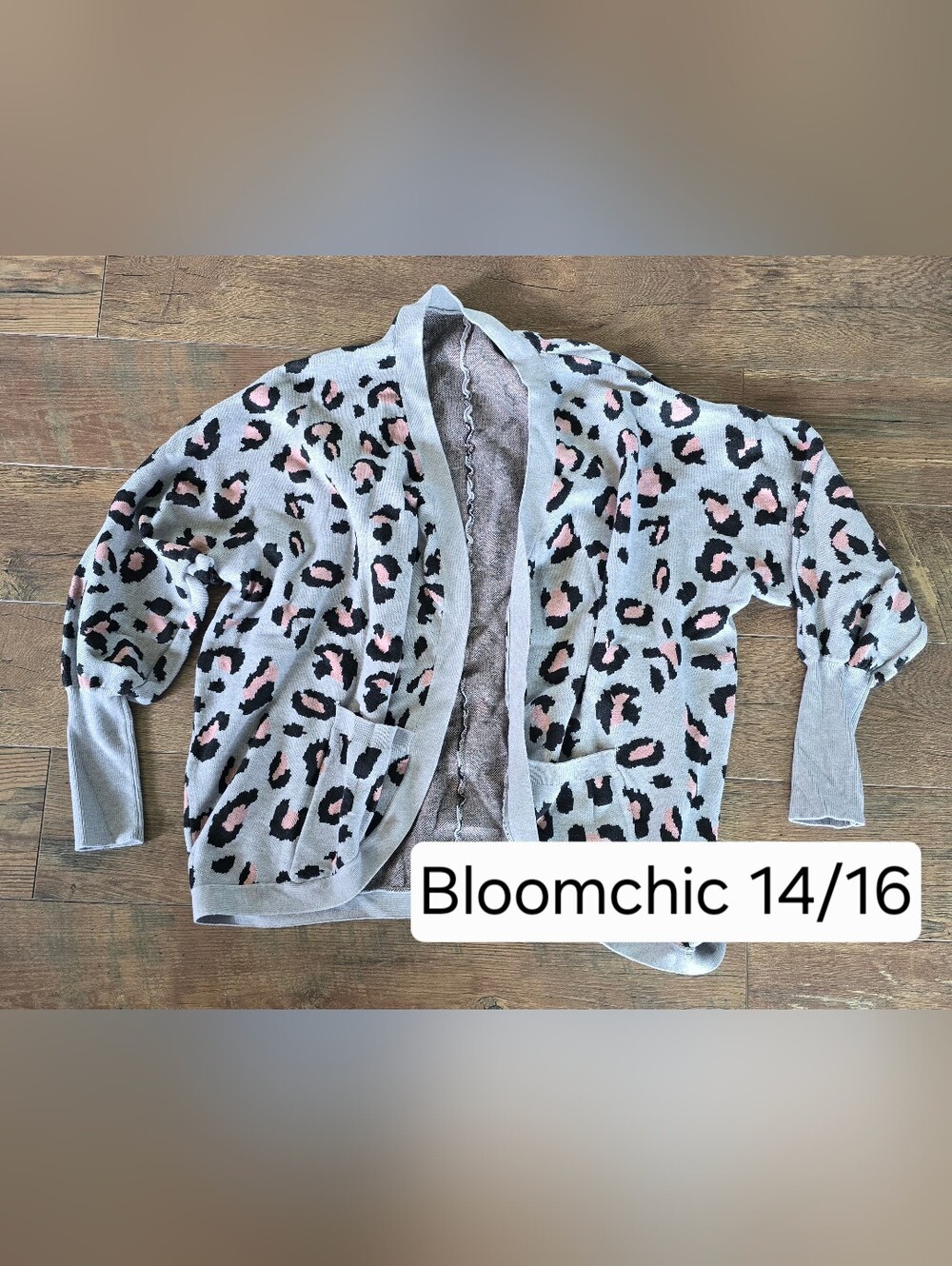 7 Sweaters LOT. Torrid(5) & Bloomchic(2) - Picture 5 of 8